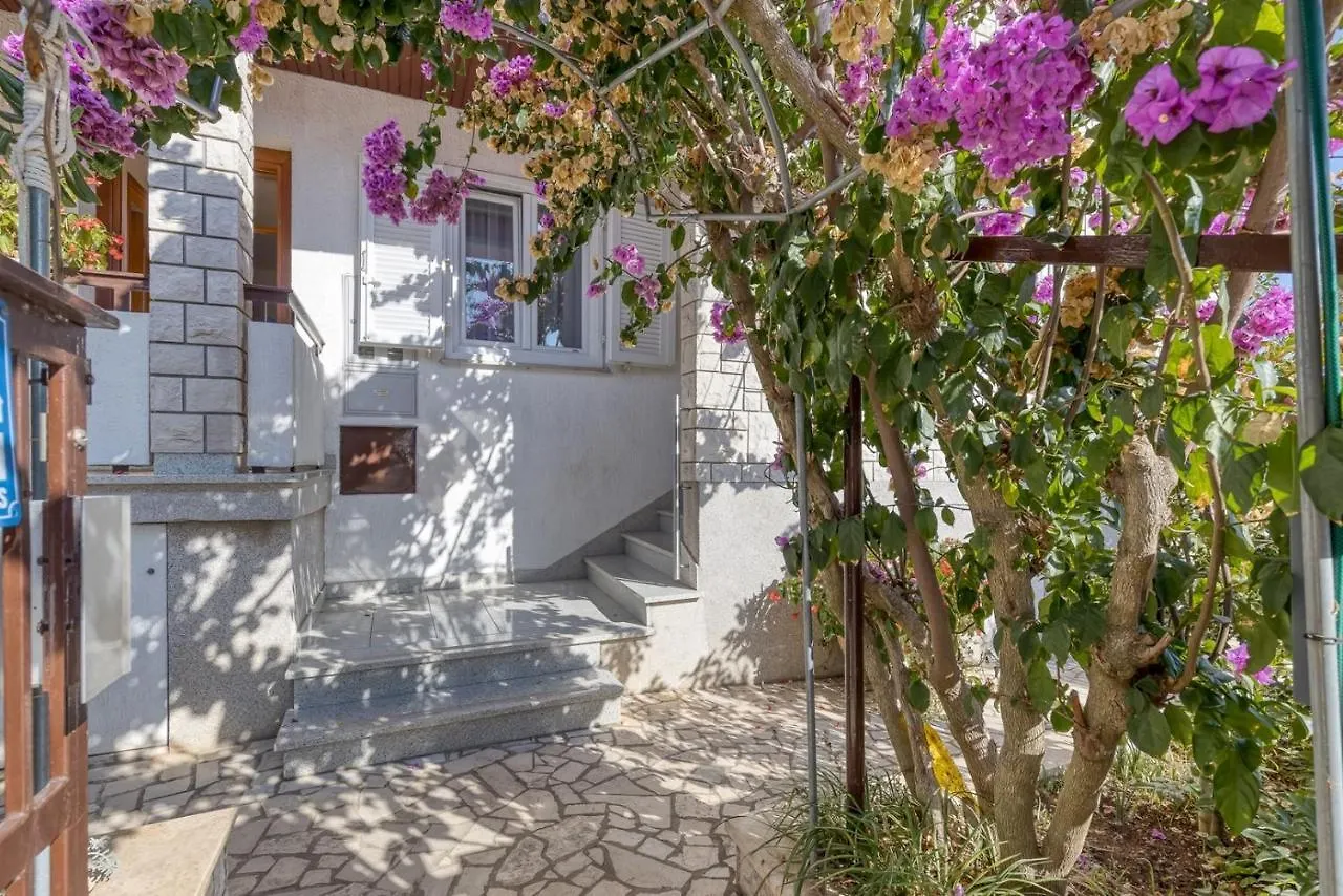 Apartments Azra Pula Croatia