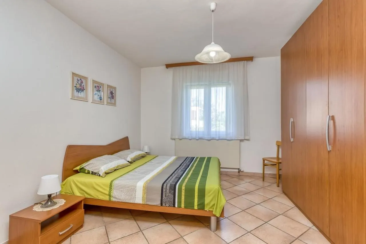 Apartments Azra Pula Croatia