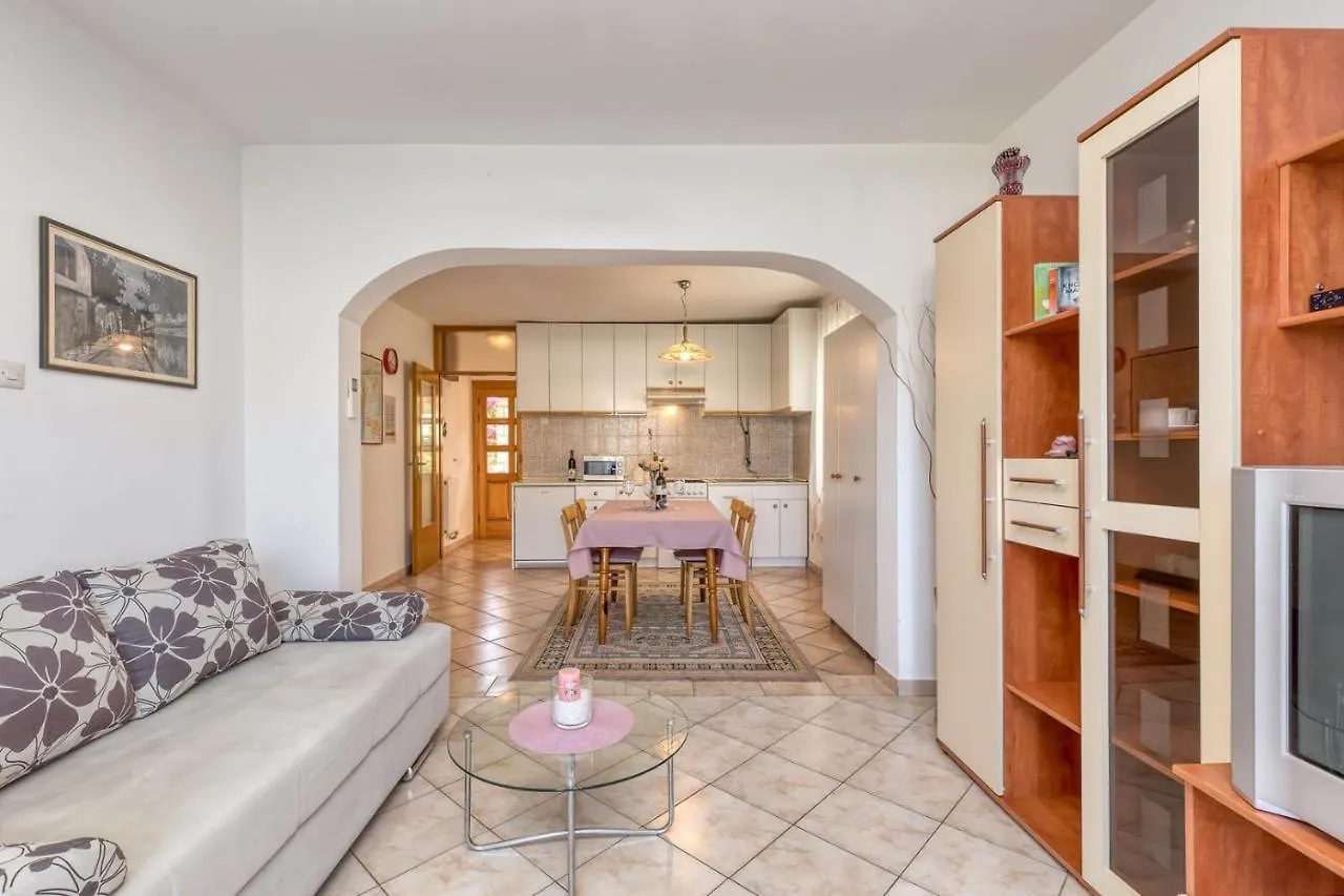 Guest house Apartments Azra Pula