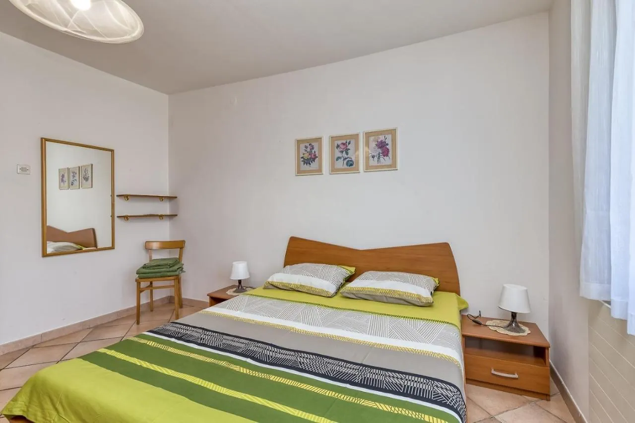 Apartments Azra Pula Croatia