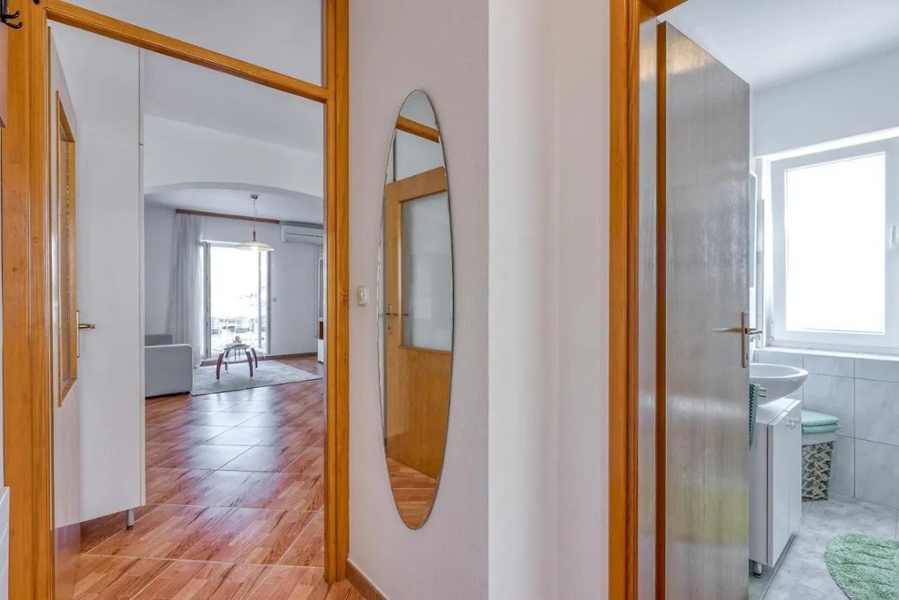 Apartments Azra Pula Guest house