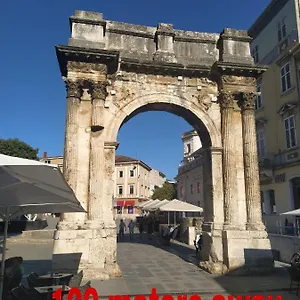  Gasthof Roman Arch- Low Budget Doublebed In Top Center
