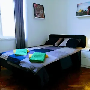 2* Affittacamere Zpula Center And